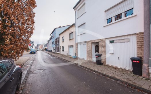 HOUSE STRASSEN