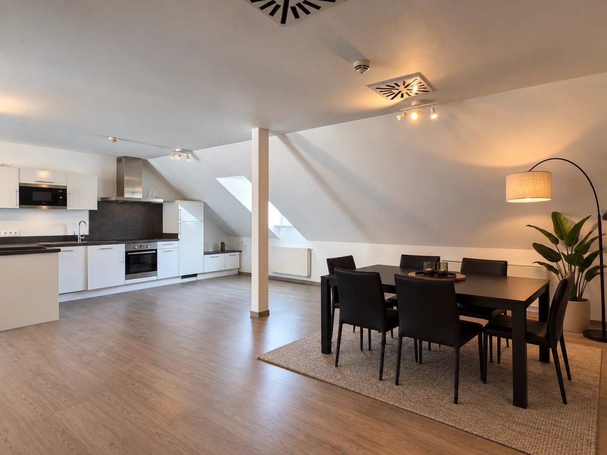 APPARTEMENT MEUBLÉ D’EXCEPTION – AVENUE DE LA LIBERTÉ